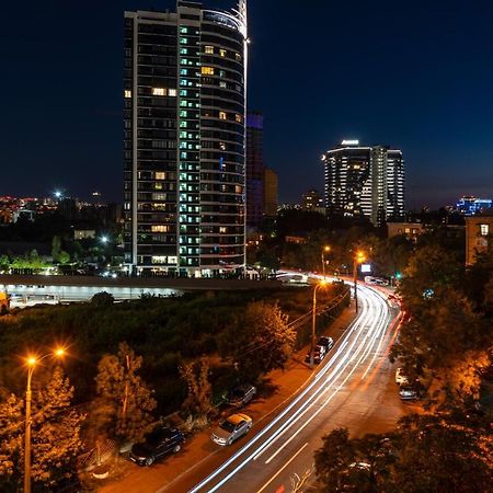 1 Bedroom Apart Near Metro Pecherska Киев Екстериор снимка
