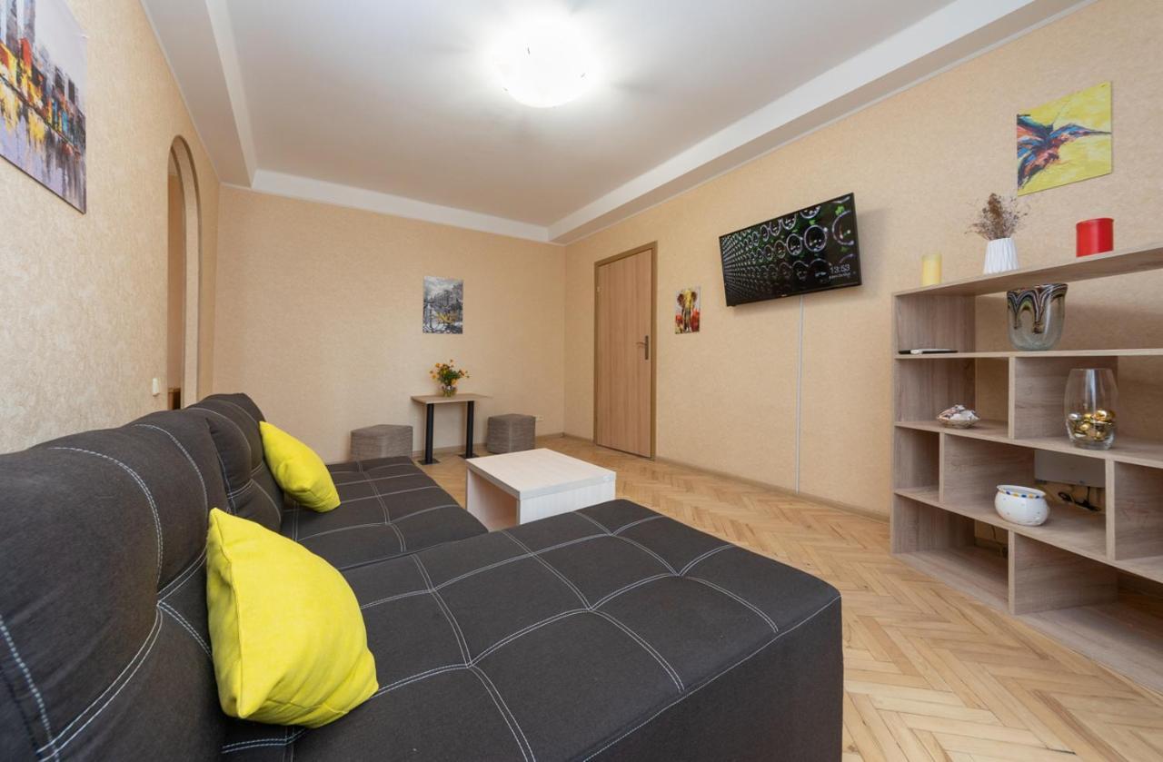 1 Bedroom Apart Near Metro Pecherska Киев Екстериор снимка