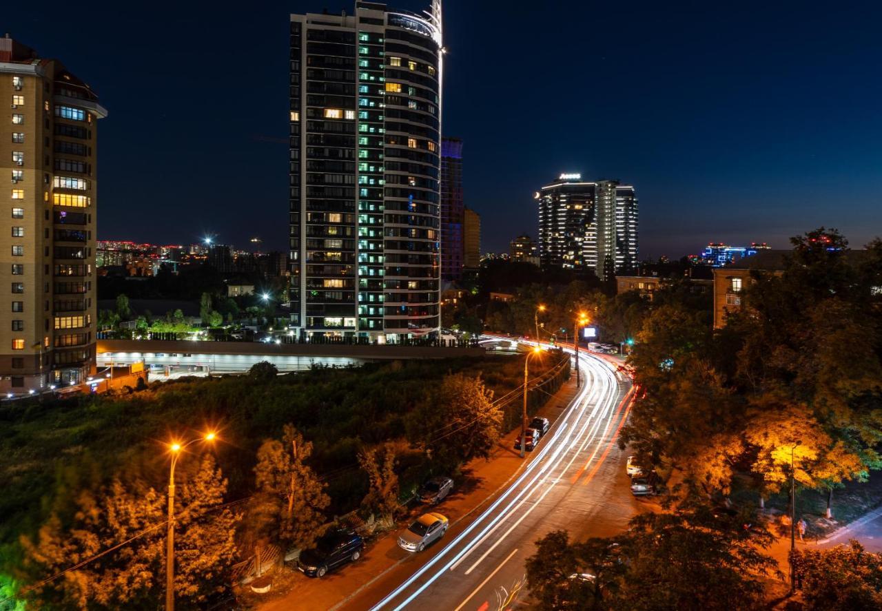 1 Bedroom Apart Near Metro Pecherska Киев Екстериор снимка