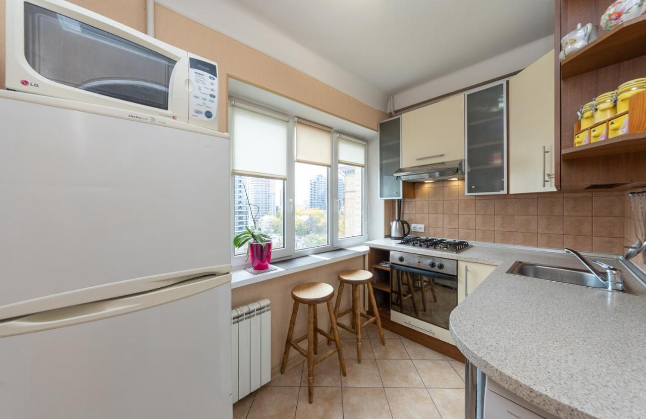 1 Bedroom Apart Near Metro Pecherska Киев Екстериор снимка